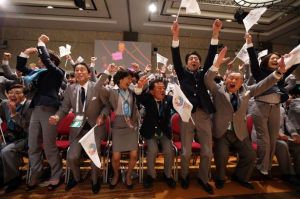 The-Tokyo-2020-bid-delegation-celebrate-2259374